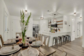 New Stunning Casita with Hot Tub & Fire Pit